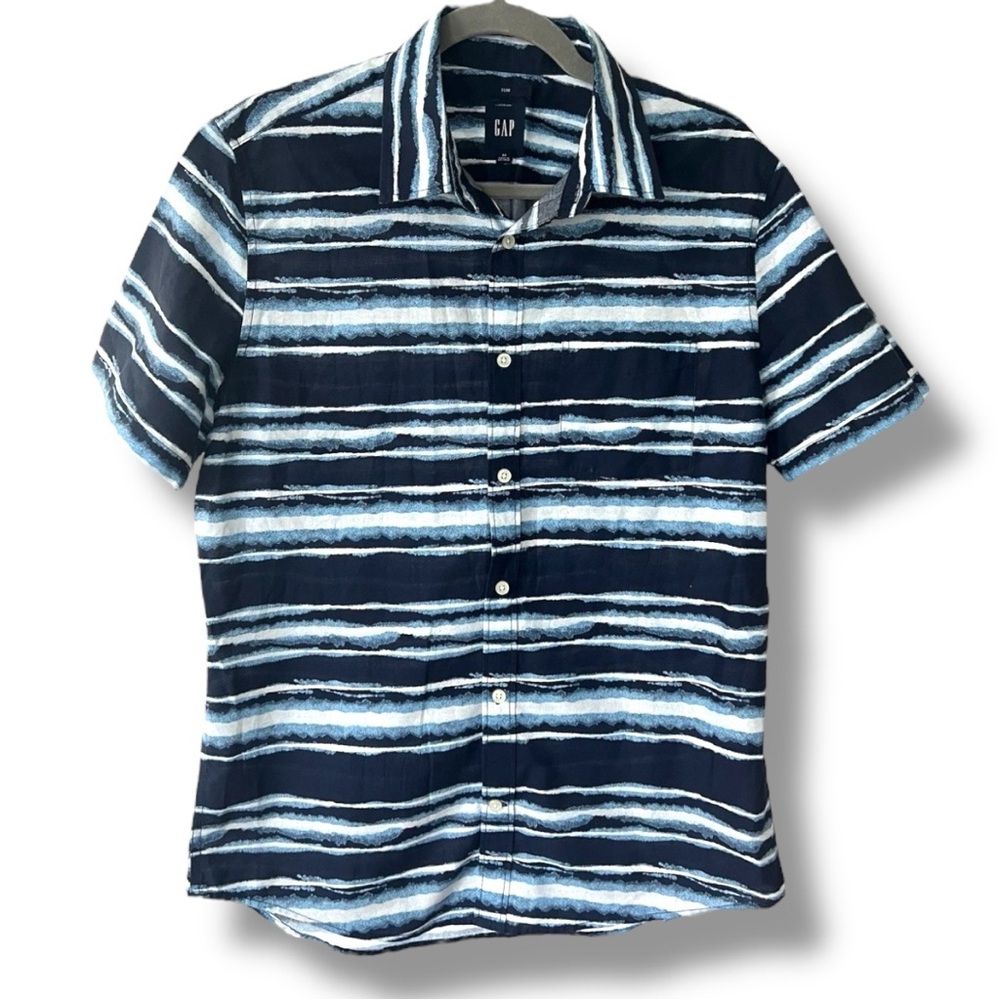 GAP Men’s Slim Fit Striped Short Sleeve Button Down Shirt - Size Medium